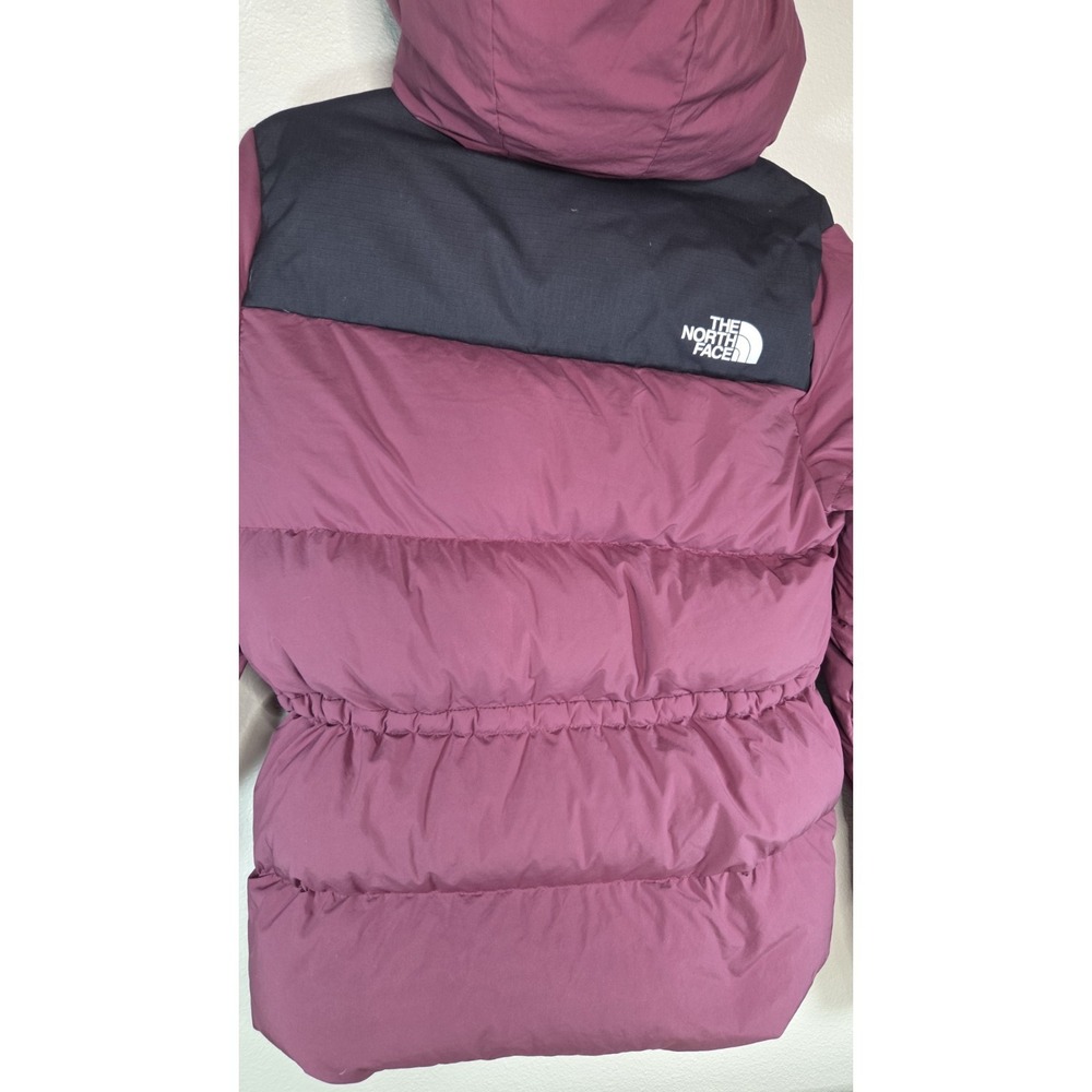 The North Face Women's 550 Fill Down Jacket with Hood — Burgundy / Maroon — Size - Picture 13 of 16